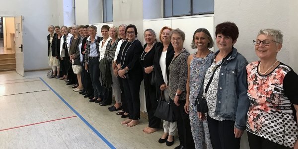Goldene Abiturientinnen zu Besuch an ihrer Schule 