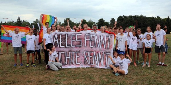 24h-Lauf für Kinderrechte: „Fichte rennt“ sich zum Spenden- und Rundensieger