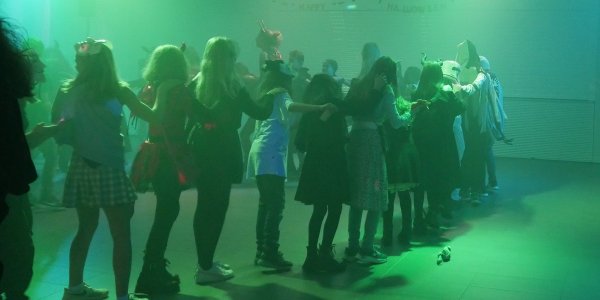 Schaurig-schöne Halloween-Unterstufenparty am Fichte