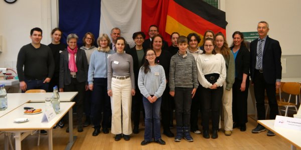 60 Jahre Élysée-Vertrag – Besuch der Amtsspitze des Kultusministeriums am Fichte-Gymnasium